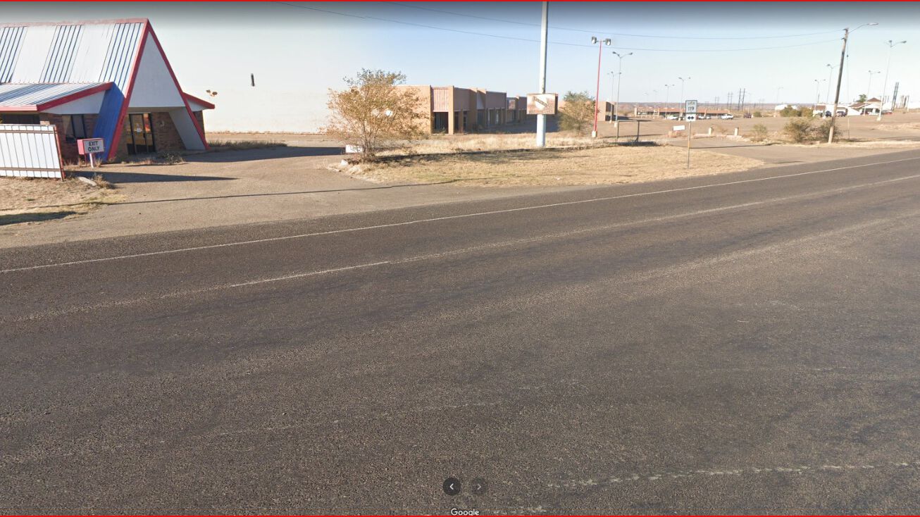 200 Shopping Plaza, TX 79007