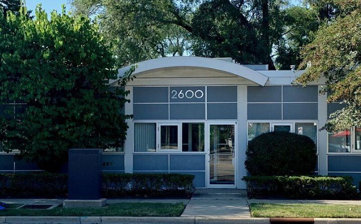 Pictures of Office property located at 2600 Gross Point Rd, Evanston, IL 60201 for sales - image #1