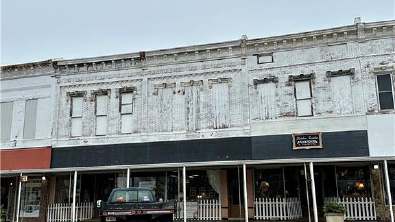 116 N Illinois St, Chrisman, IL 61924