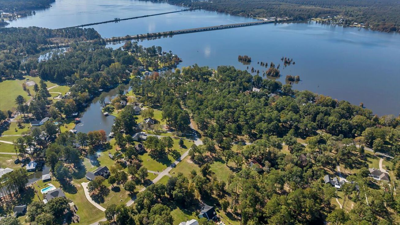 125 N Valhalla Ct, Cordele, GA 31015