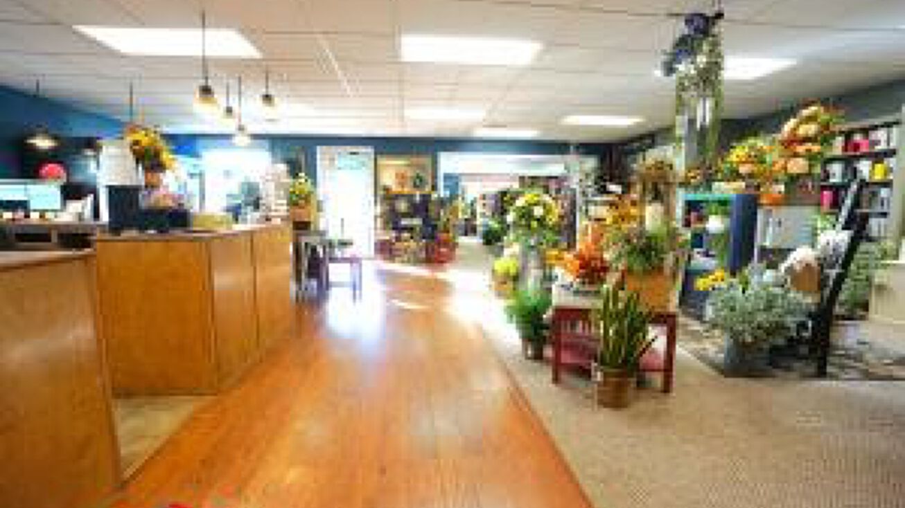 300 E 5th Street, Cassville, MO 65625