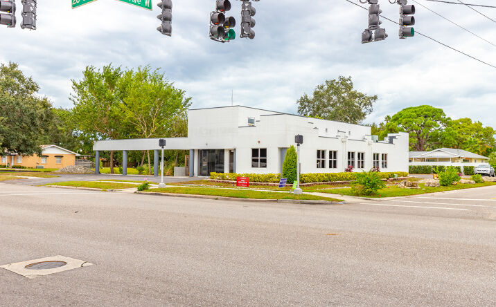 Pictures of Retail, Office, Hospitality, Mixed Use, Senior Living property located at 3800 26th St W, Bradenton, FL 34205 for sales - image #1