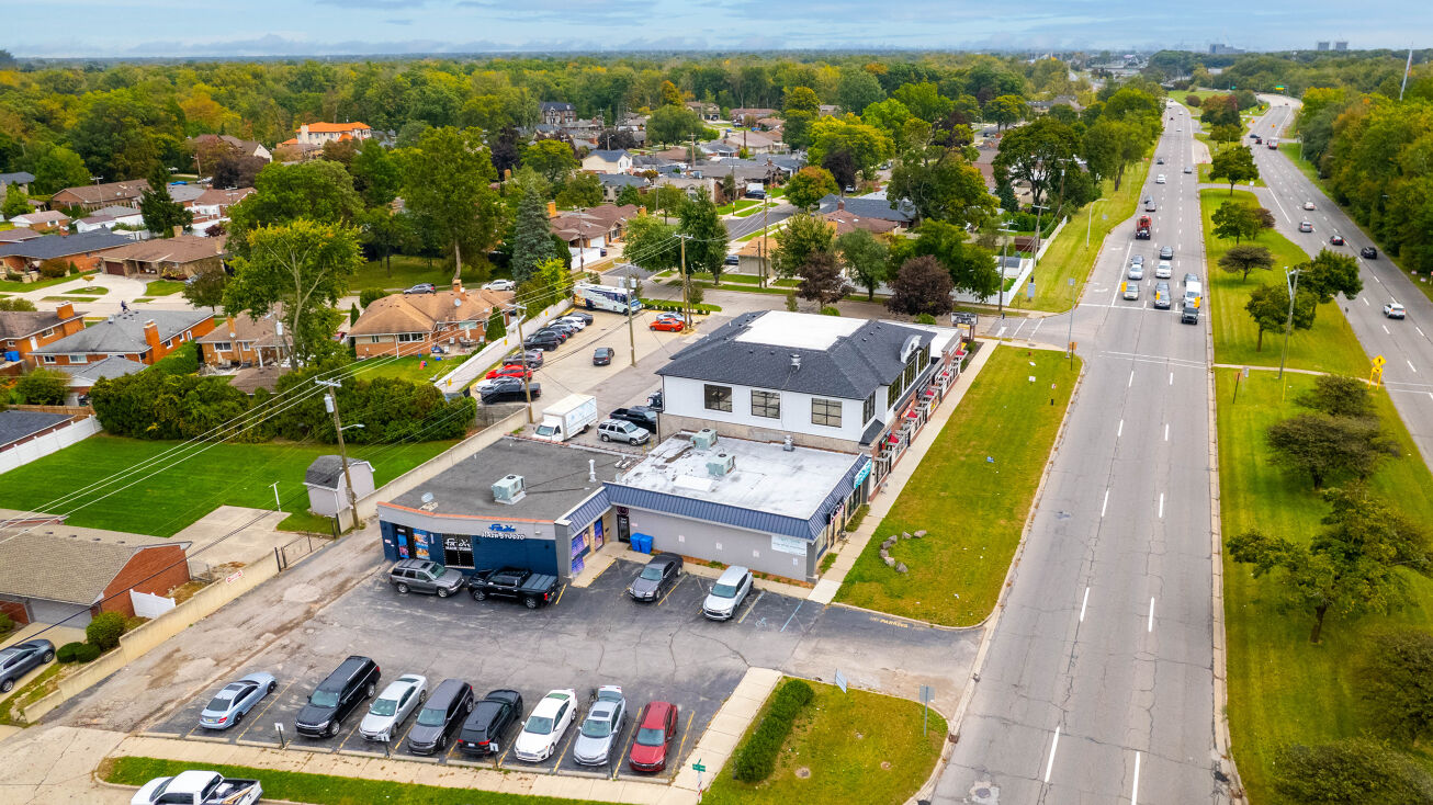 22036 Ford Rd, Dearborn Heights, MI 48127