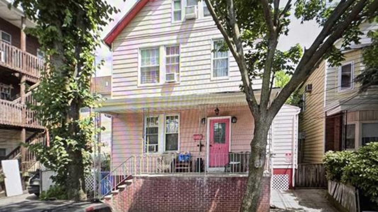 9 E 27th St, Bayonne, NJ 07002