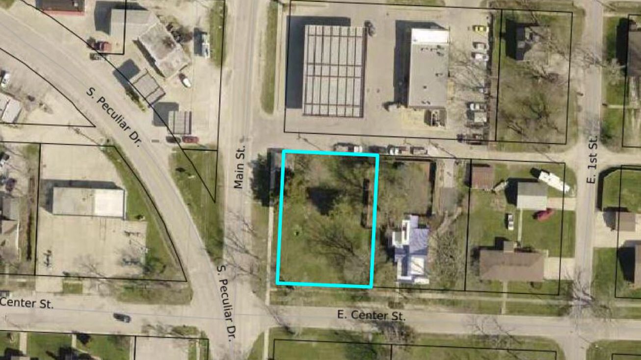 316 N Main St, Peculiar, MO 64078