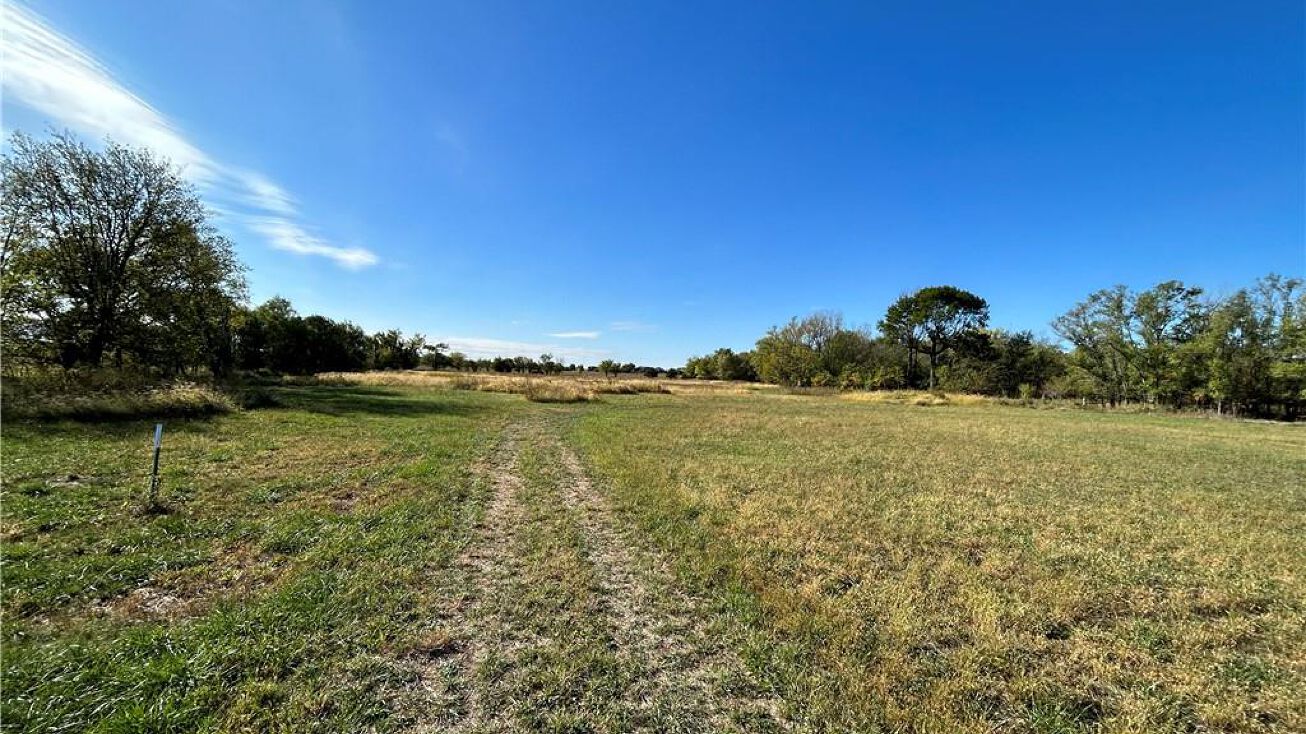 27616 SE 500 Road, Kincaid, KS 66039