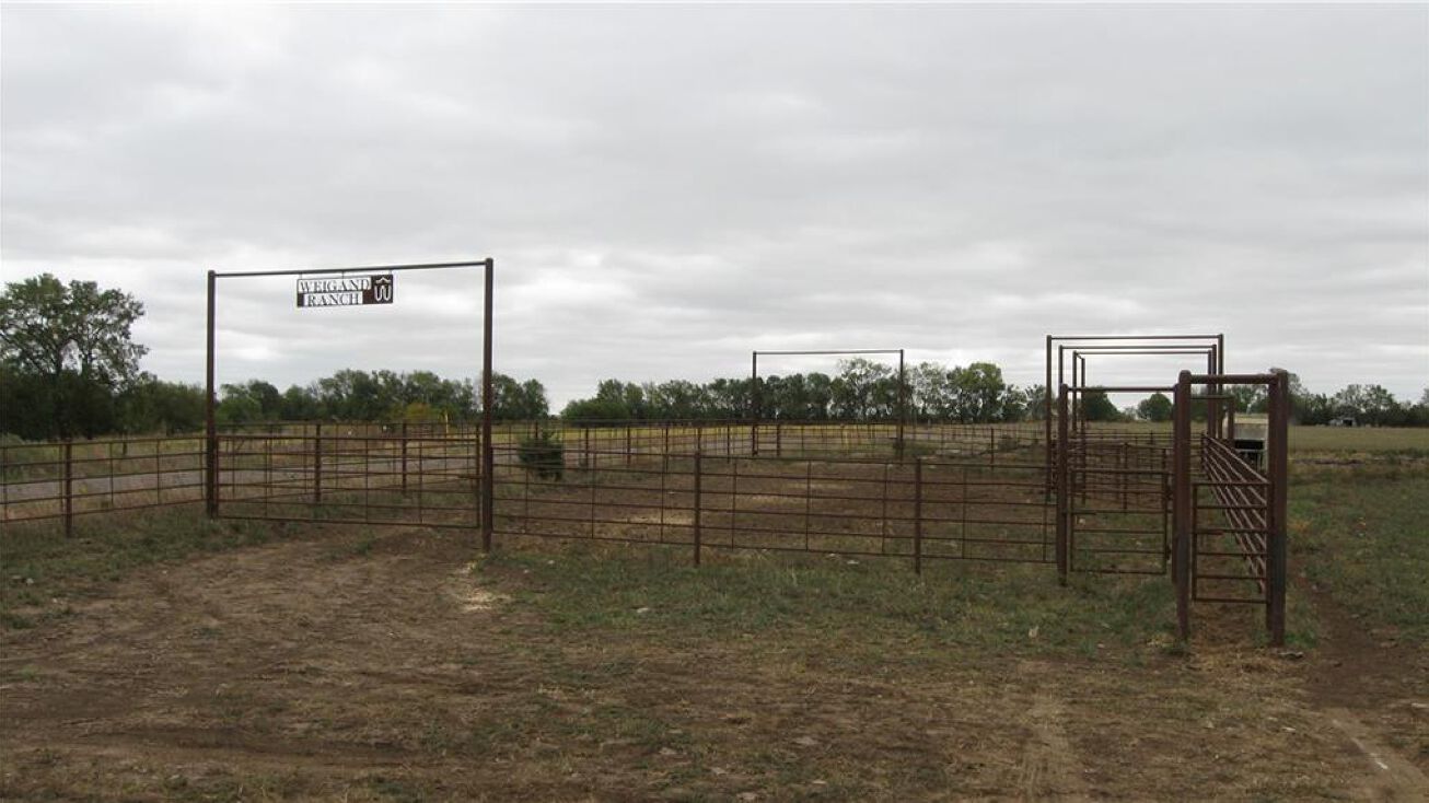 2020 California Road, Quenemo, KS 66528