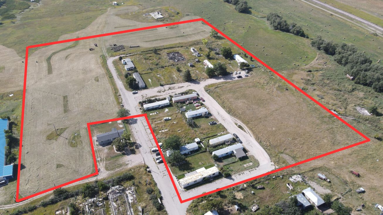 822 W 2nd St, Chadron, NE 69337