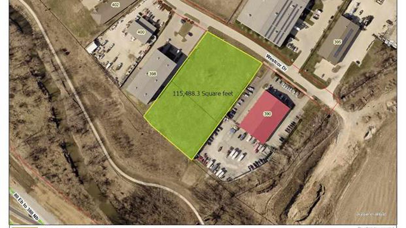 394 Westcor Dr, Coralville, IA 52241