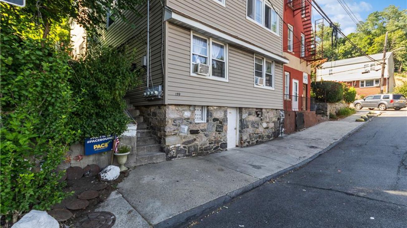 159 Montague Pl, Yonkers, NY 10703