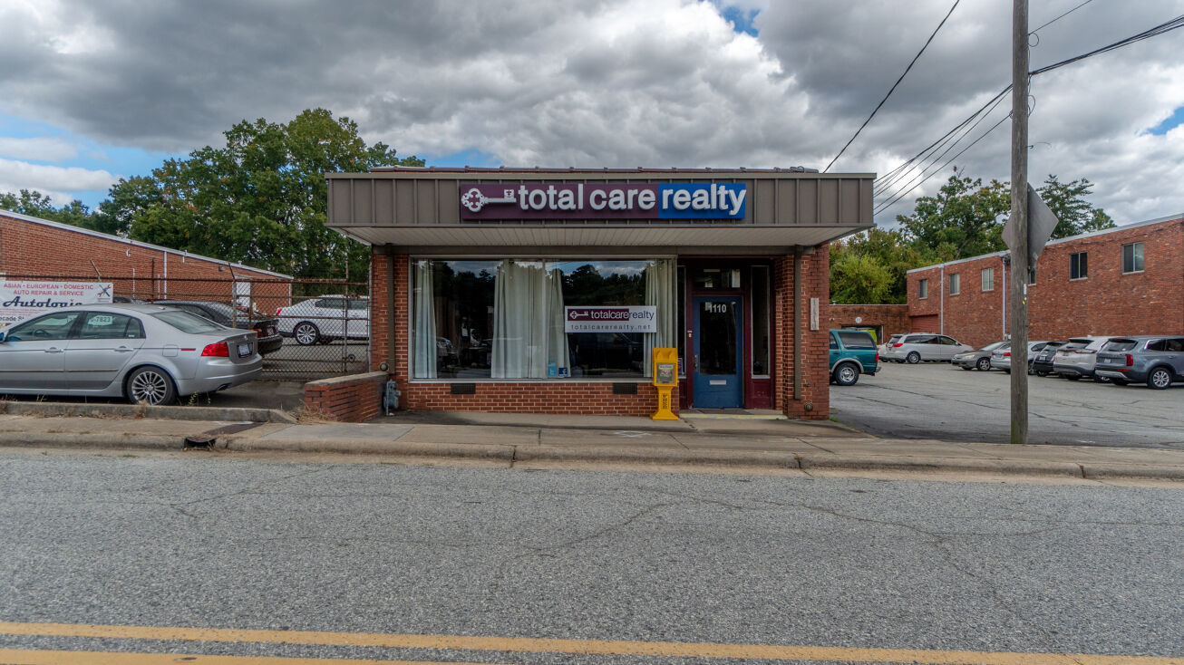 1110 Grecade St, Greensboro, NC 27408