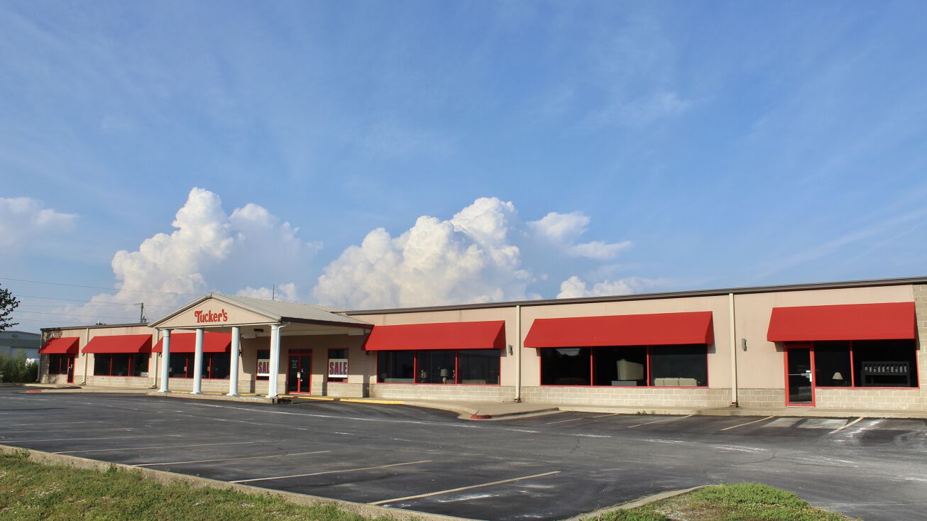 2013 S 13th St, Rogers, AR 72758