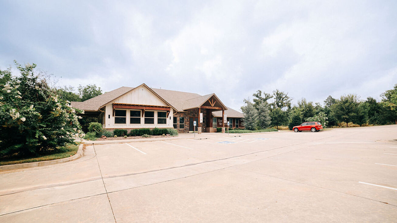 2851 W Edmond Rd, Edmond, OK 73012