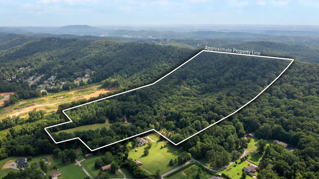 9426 Houston Ln, Ooltewah, TN 37363