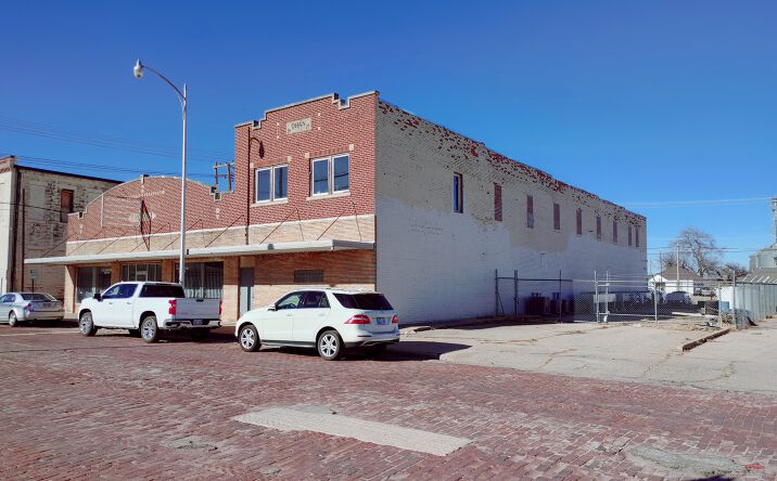 416 S Main St, Blackwell, OK 74631 | Crexi.com