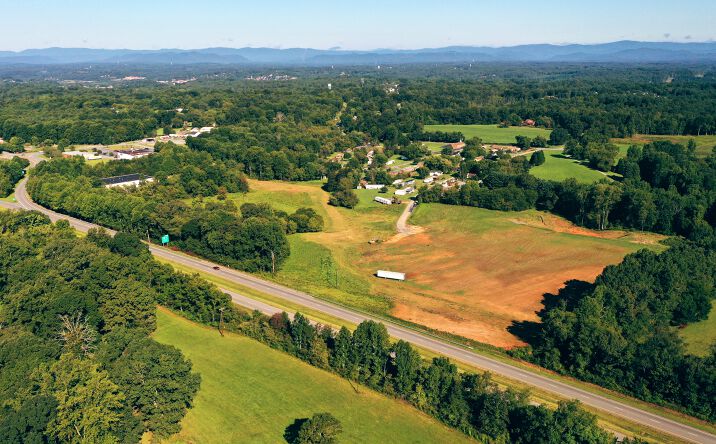 Pictures of Land property located at 2515 Statesville Rd, North Wilkesboro, NC 28659 for sales - image #1
