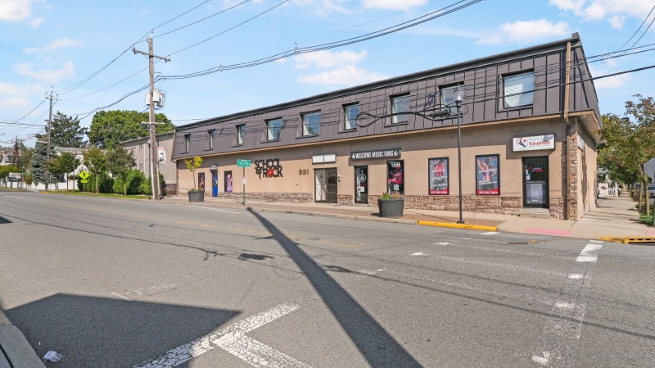 301 Hoboken Rd, Carlstadt, NJ 07072