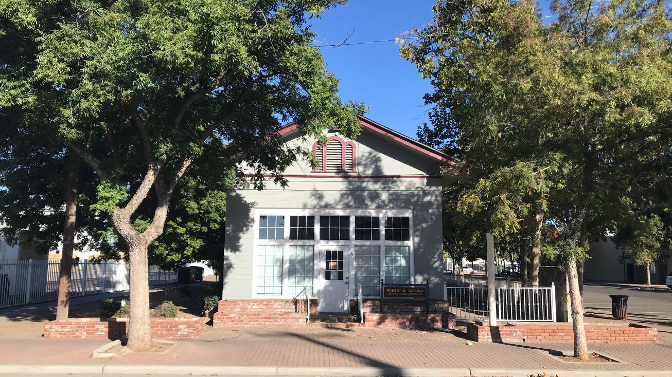 5 E Yosemite Ave, Madera, CA 93638