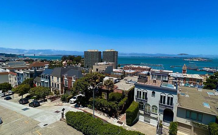 Pictures of Multifamily property located at 1015 Francisco St, San Francisco, CA 94109 for sales - image #1