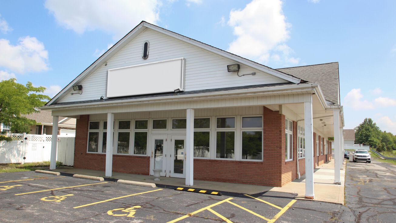 7649 Broadview Rd, Seven Hills, OH 44131