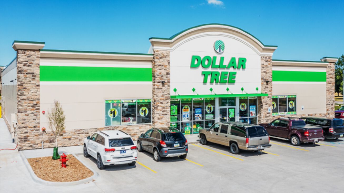 Pictures of Retail property located at 612 2nd Ave SW, Cresco, IA 52136 for sales - image #1