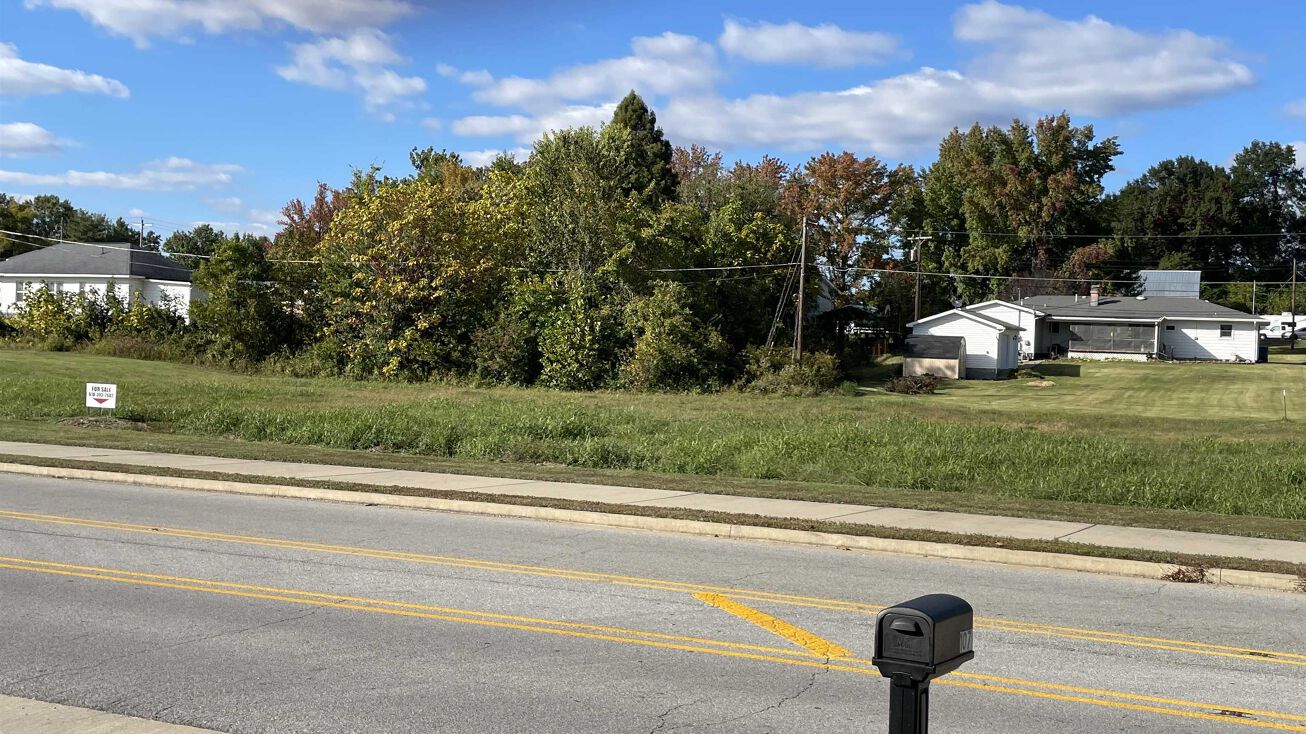 Municipal Dr, Carterville, IL 62918