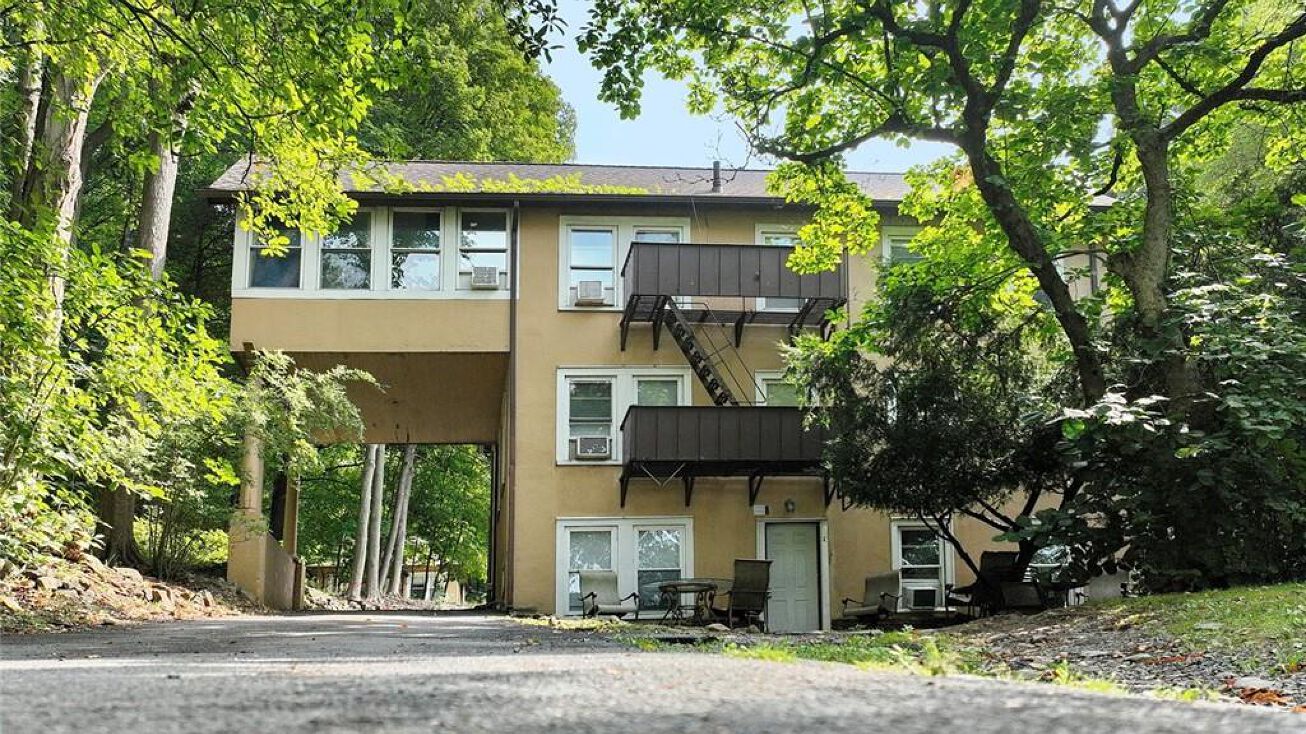 65 S Greenbush Rd, West Nyack, NY 10994