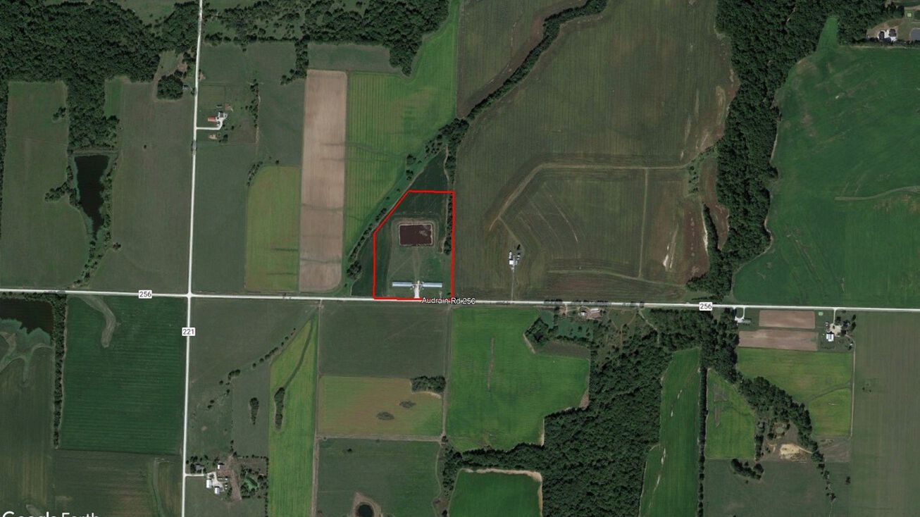 13897 Audrain Rd 256, Centralia, MO 65240