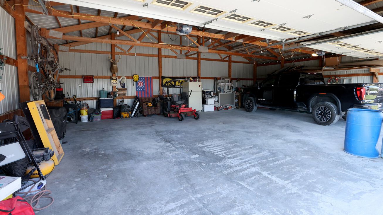 19879 505th Ln, Chariton, IA 50049