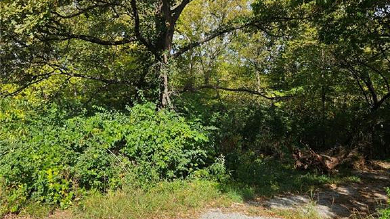 7624 Smalley Avenue, Kansas City, MO 64138