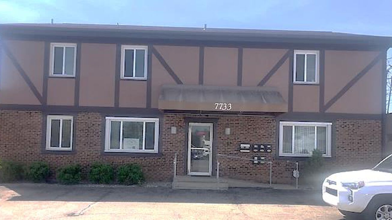 7733 Beechmont Ave, Cincinnati, OH 45255