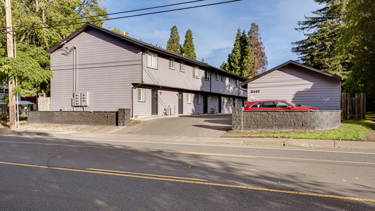 2447 Roosevelt Blvd, Eugene, OR 97402
