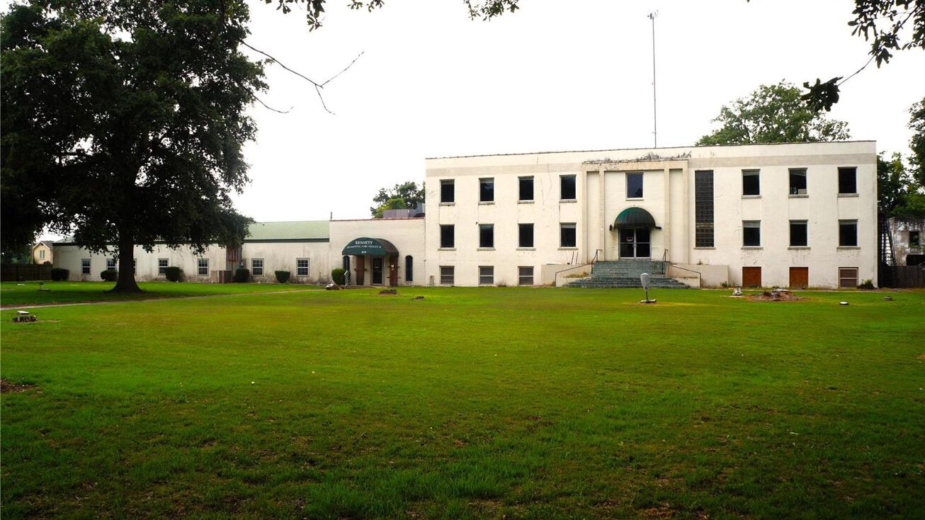 919 S Jackson St, MO 63857