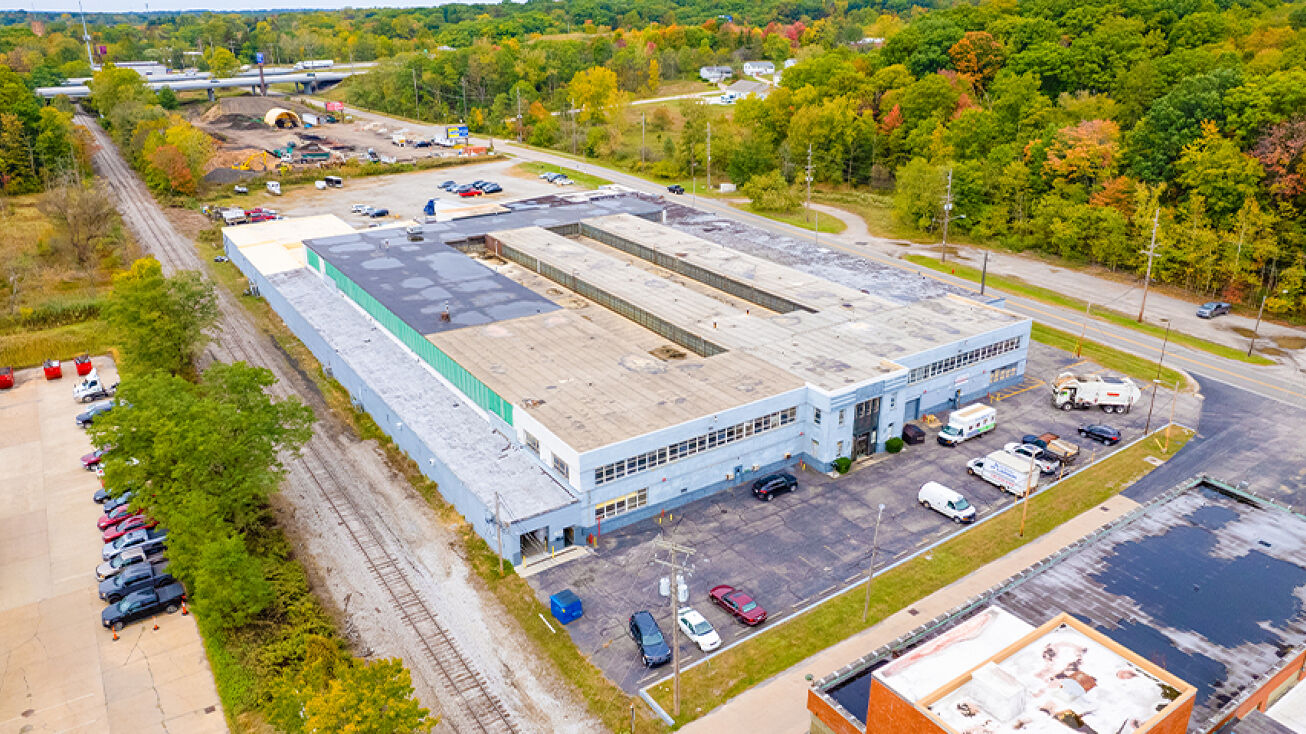 24300 Solon Rd, Bedford Heights, OH 44146