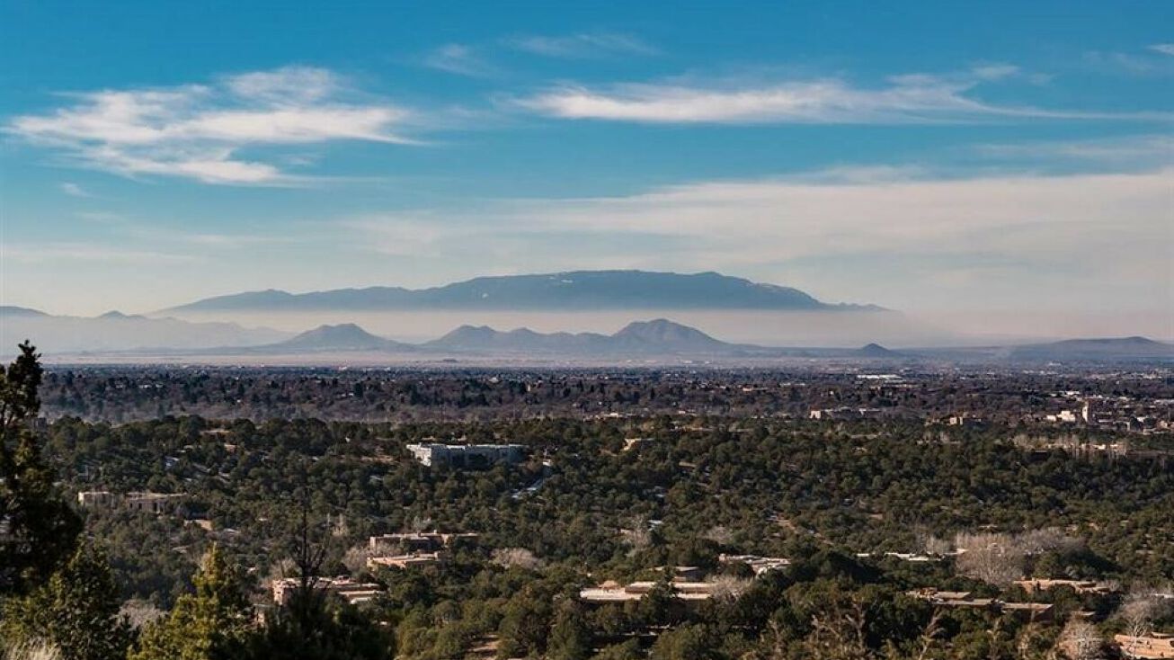 1007 Sierra Pinon, Santa Fe, NM 87501