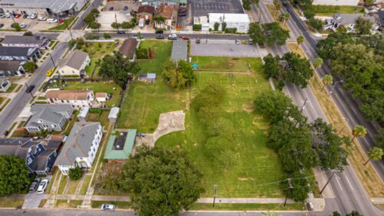 Pictures of Land property located at 2908 S Carrollton Ave, New Orleans, LA 70118 for sales - image #1