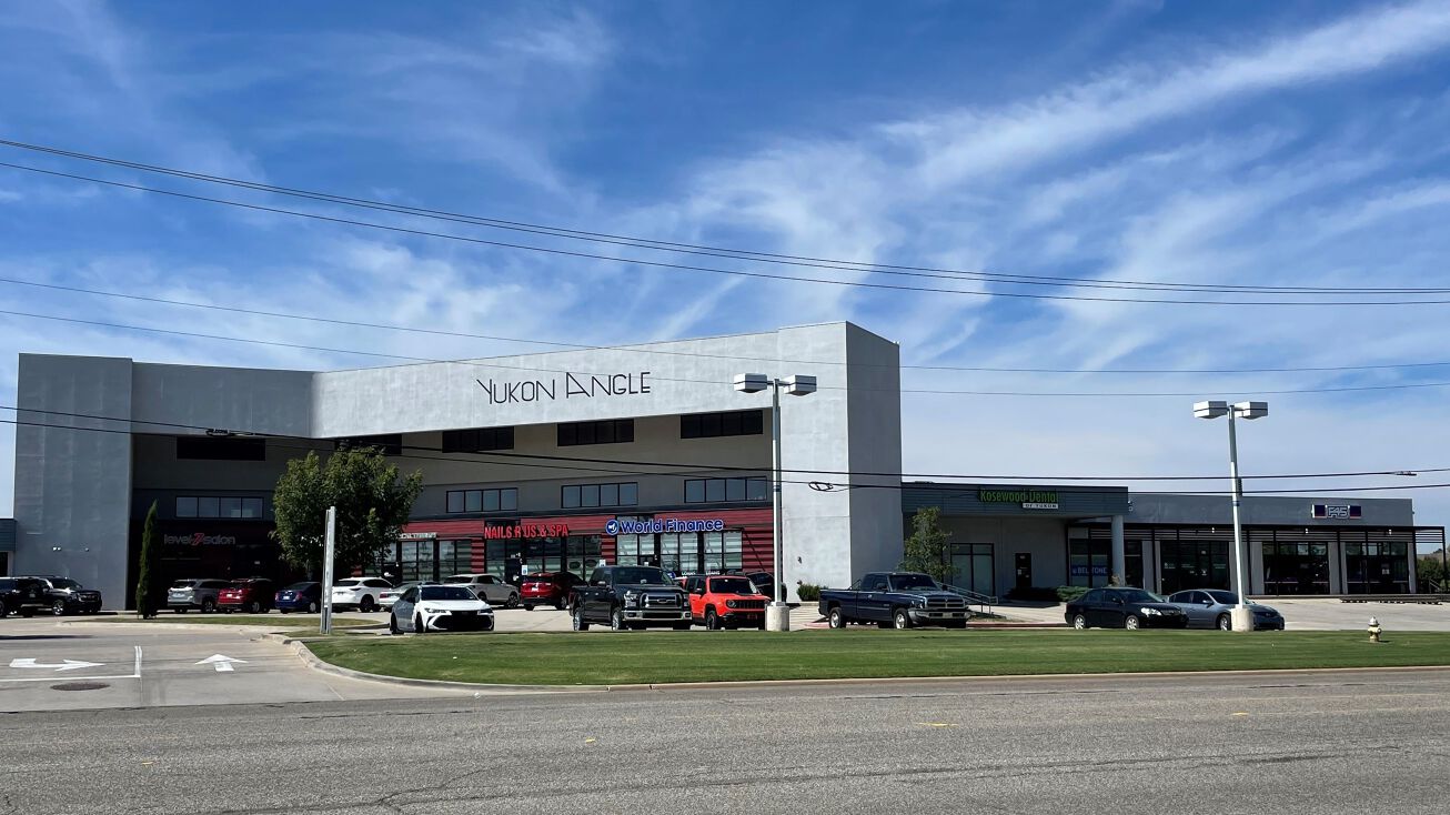 1010 Garth Brooks Blvd, Yukon, OK 73099