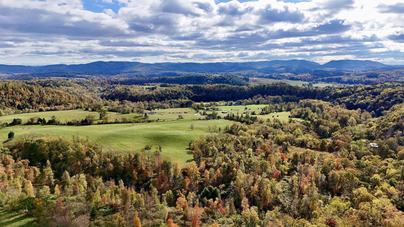 Dry Valley Rd, Radford, VA 24141