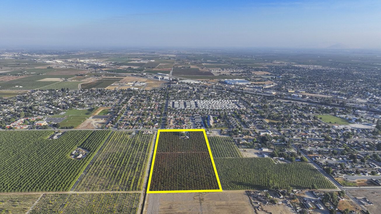 240 Kern St, Kingsburg, CA 93631