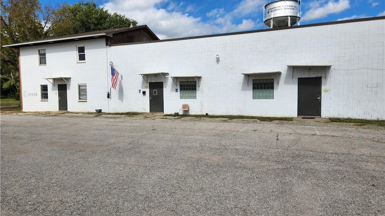 12905 7th Street, Grandview, MO 64030