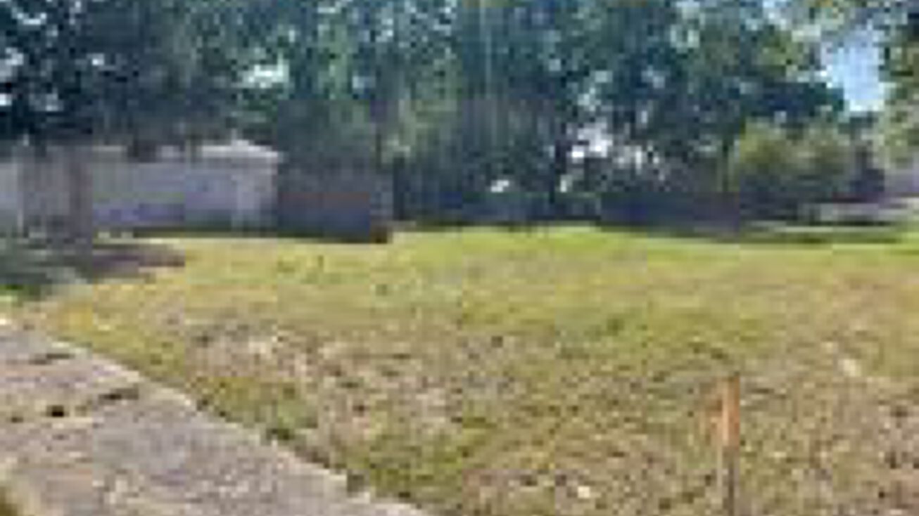 25 E Grove St, Wheatfield, IN 46392