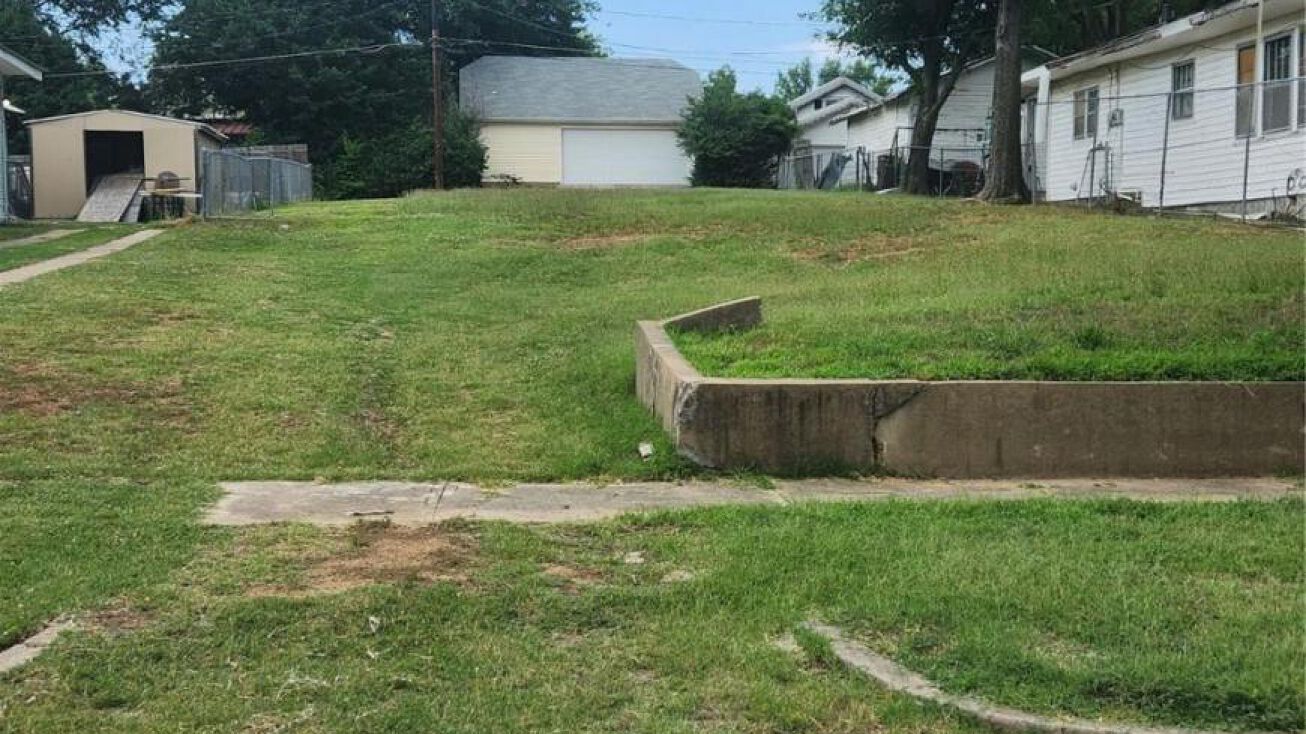 538 E 12th St, Bartlesville, OK 74003