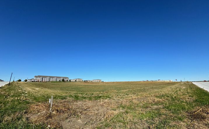 Pictures of Land property located at TBD 17th & 56th Street Tract B, Kearney, NE 68845 for sales - image #1