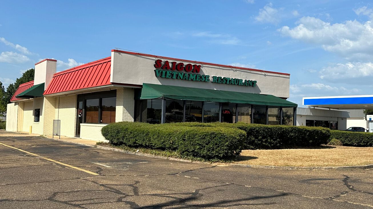 2640 Lakeland Dr, Flowood, MS 39232