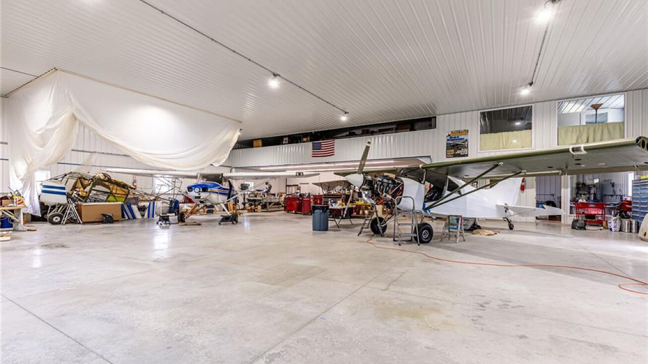 E 1000th Road, Pleasanton, KS 66075