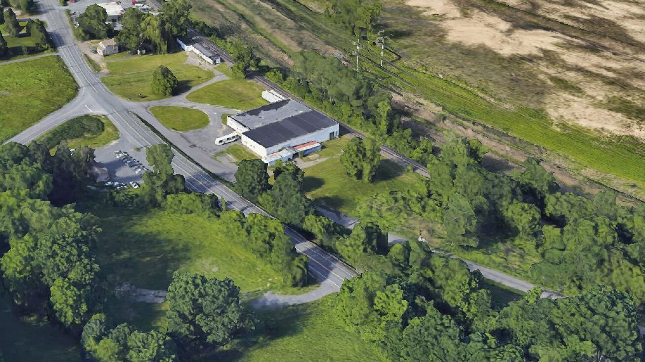 6 Old River Rd, Glenmont, NY 12077