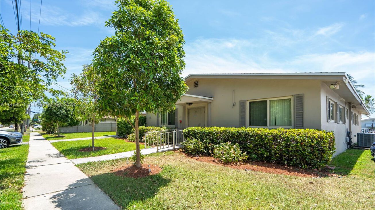 1405 NW 10th St, Dania Beach, FL 33004