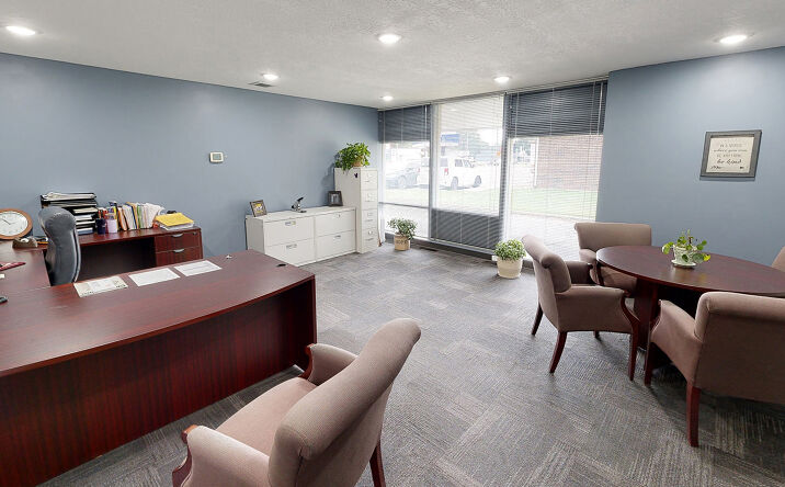 Pictures of Office property located at 2200 SW 10th Ave, Topeka, KS 66604 for comps - image #1