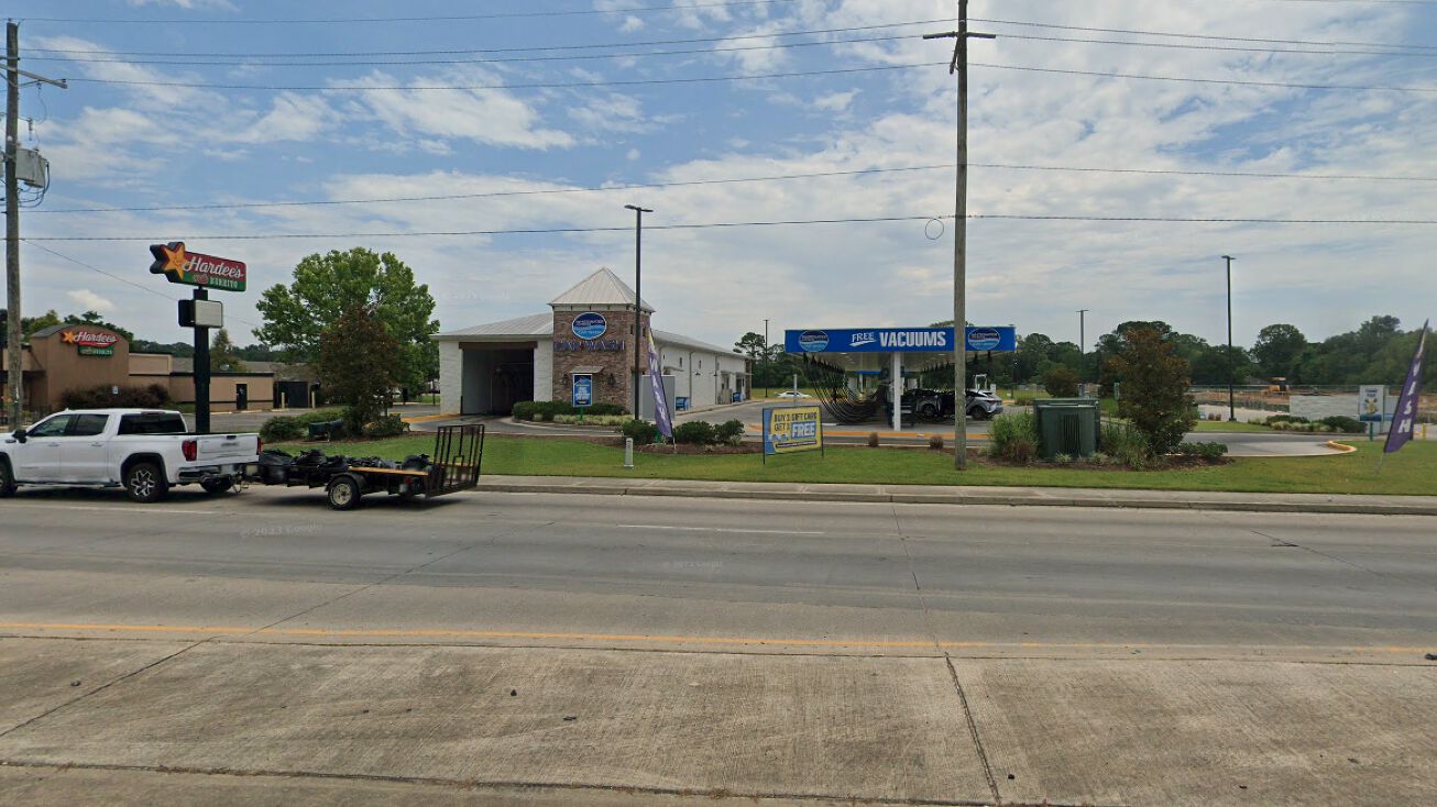 2345 O'Neal Ln, Baton Rouge, LA 70816