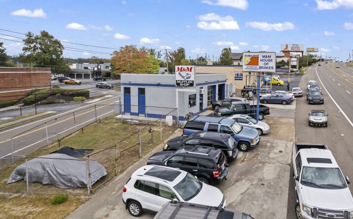 Pictures of Retail property located at 6212 Kingston Pike, Knoxville, TN 37919 for sales - image #1